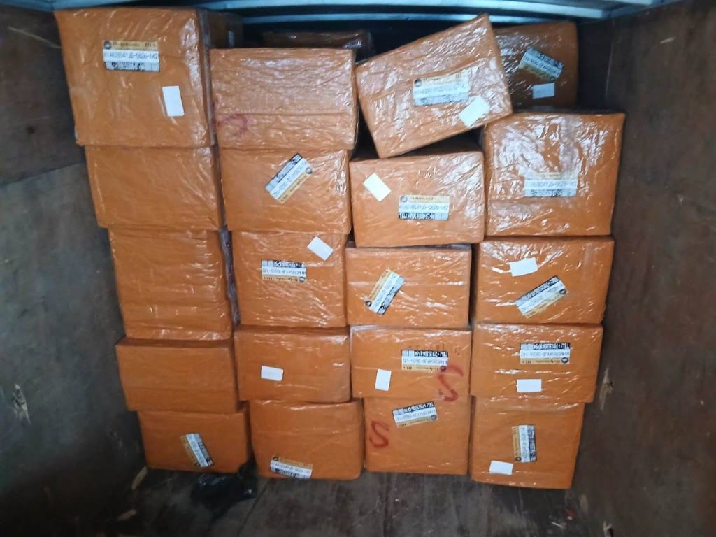 Груз Help in Asia в кузове